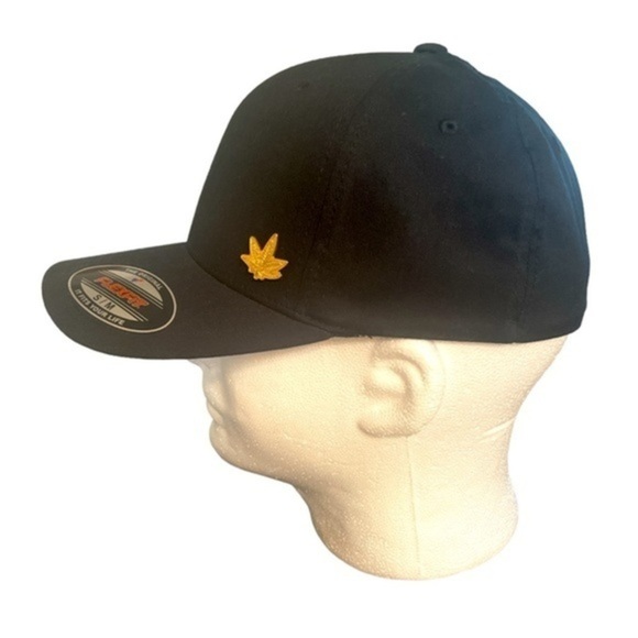 Kushbrand hat Flexfit cap black gold tone hardware NWT unisex Sz S-M - Picture 1 of 9